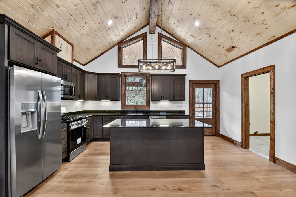 428524 Ellijay Residential