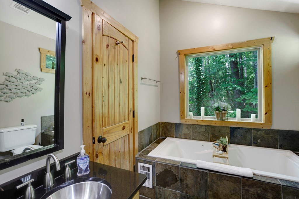 428527 Ellijay Residential