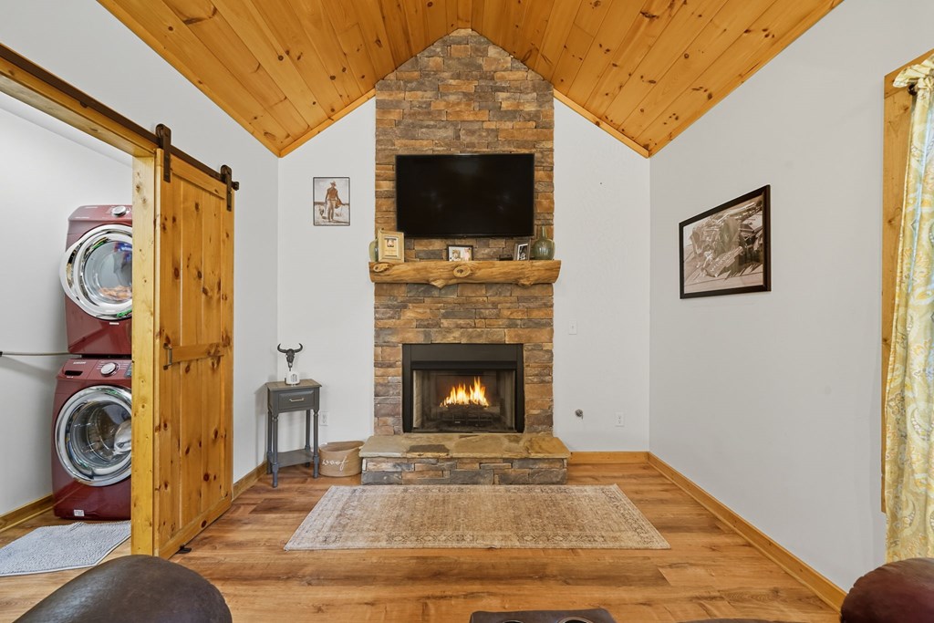 428528 Talking Rock Residential