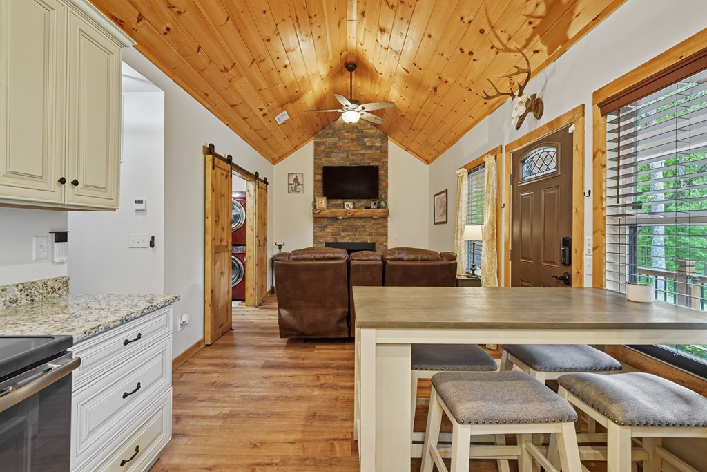 428528 Talking Rock Residential