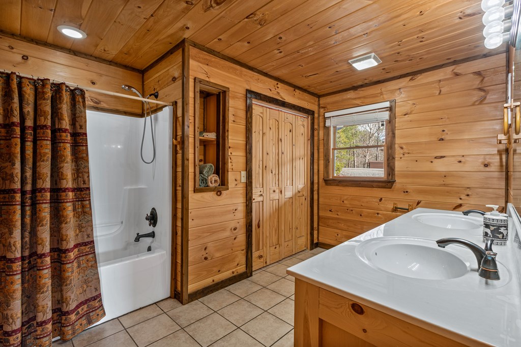 428529 Blue Ridge Residential