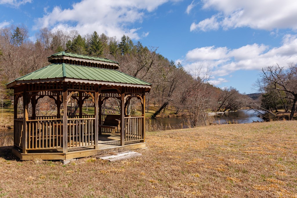 428529 Blue Ridge Residential