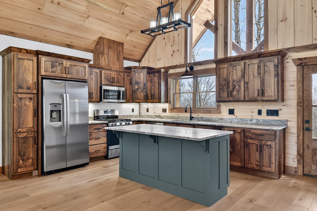 428538 Blue Ridge Residential