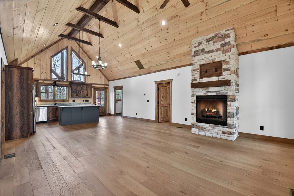 428538 Blue Ridge Residential