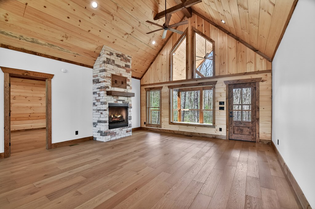 428538 Blue Ridge Residential