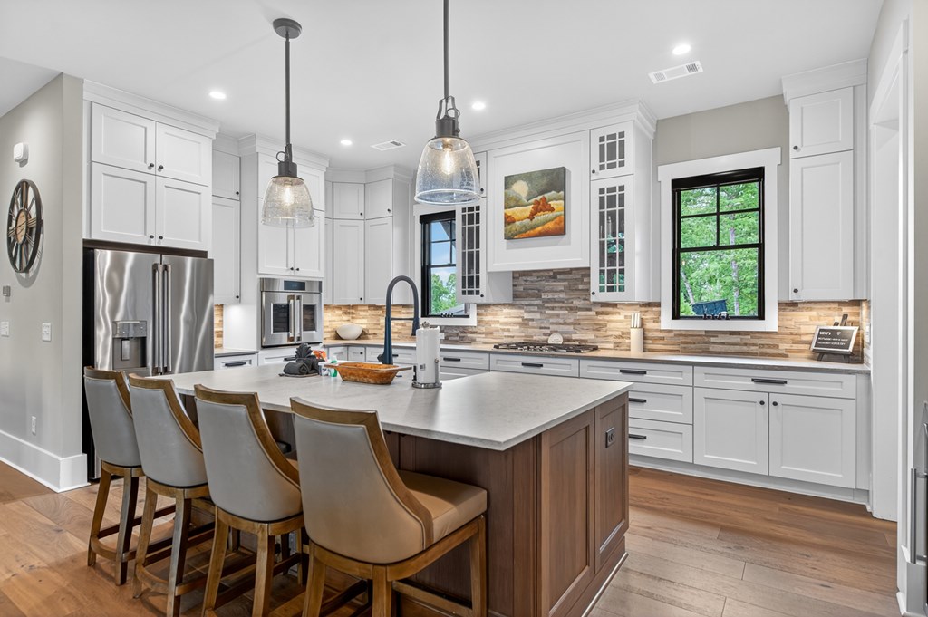 428545 Mineral Bluff Residential