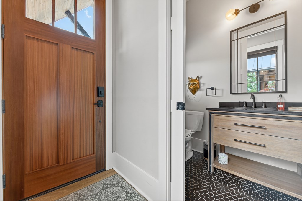 428545 Mineral Bluff Residential