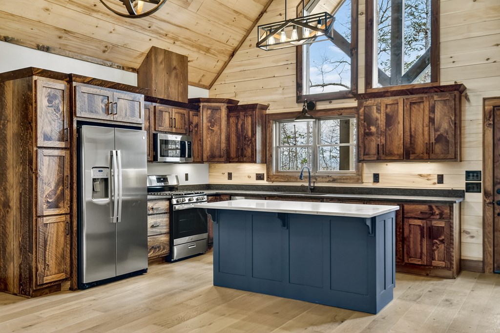 428546 Blue Ridge Residential