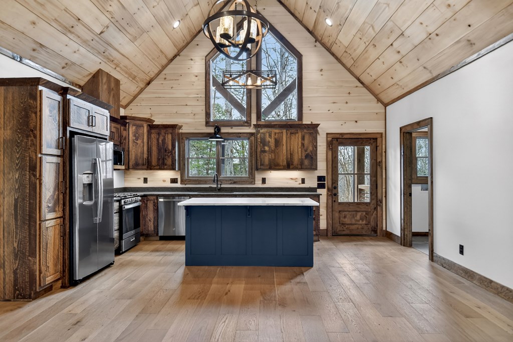 428546 Blue Ridge Residential