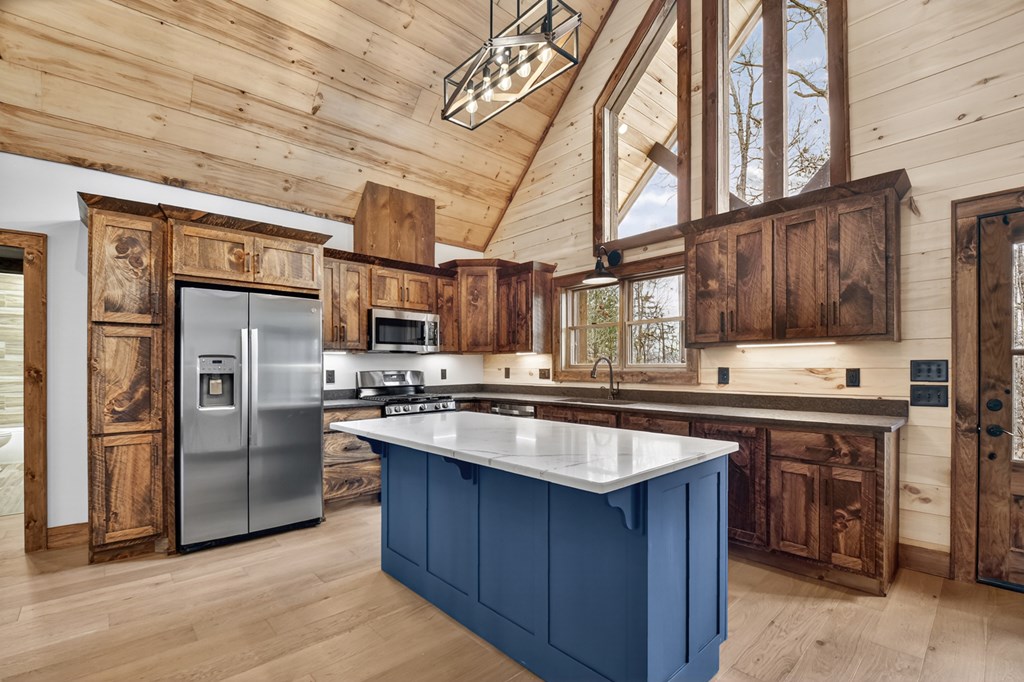 428546 Blue Ridge Residential