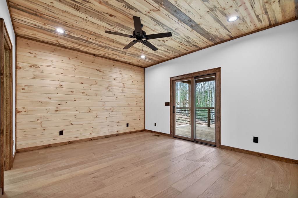 428546 Blue Ridge Residential