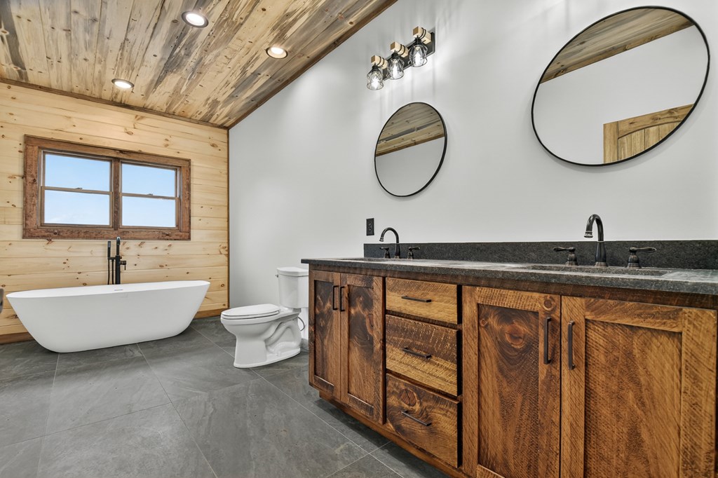 428546 Blue Ridge Residential