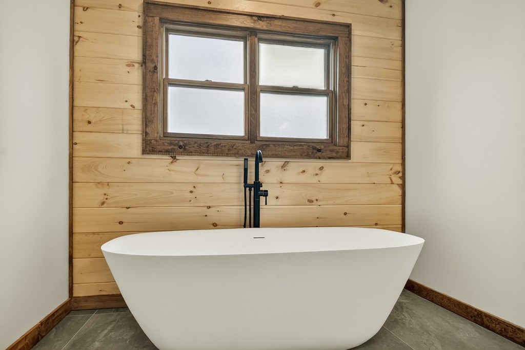 428546 Blue Ridge Residential