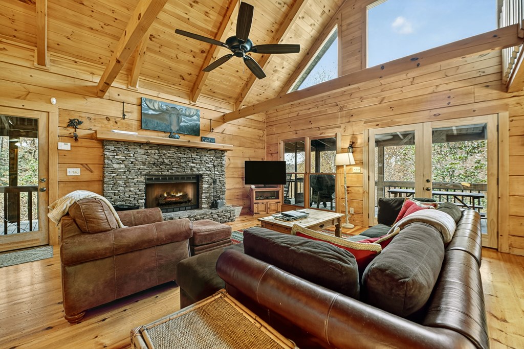 428550 Mineral Bluff Residential