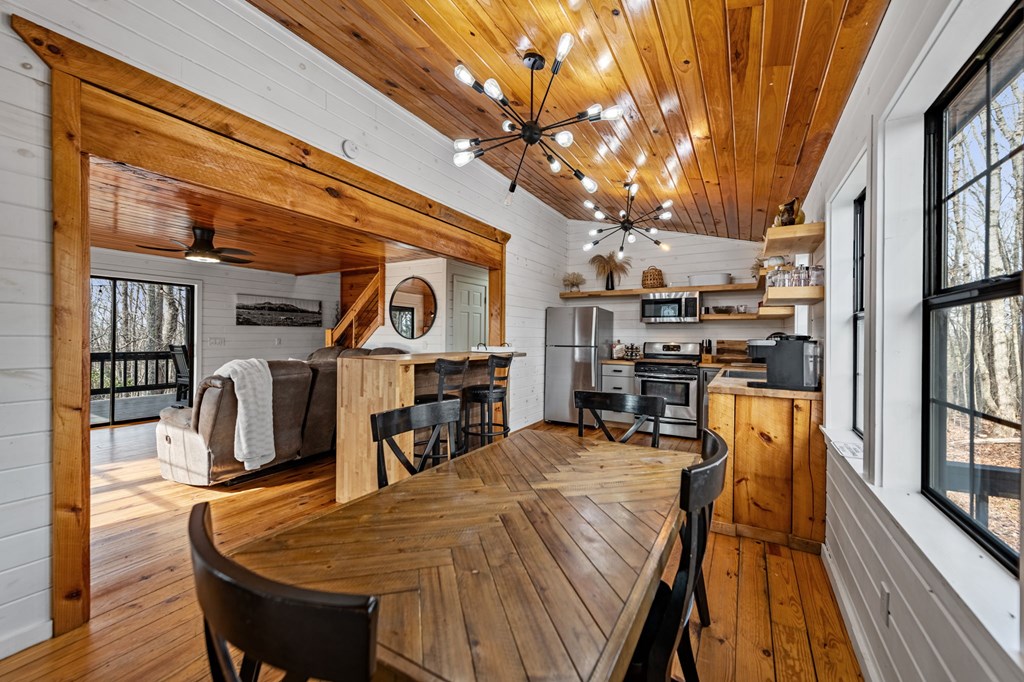 428558 Blue Ridge Residential