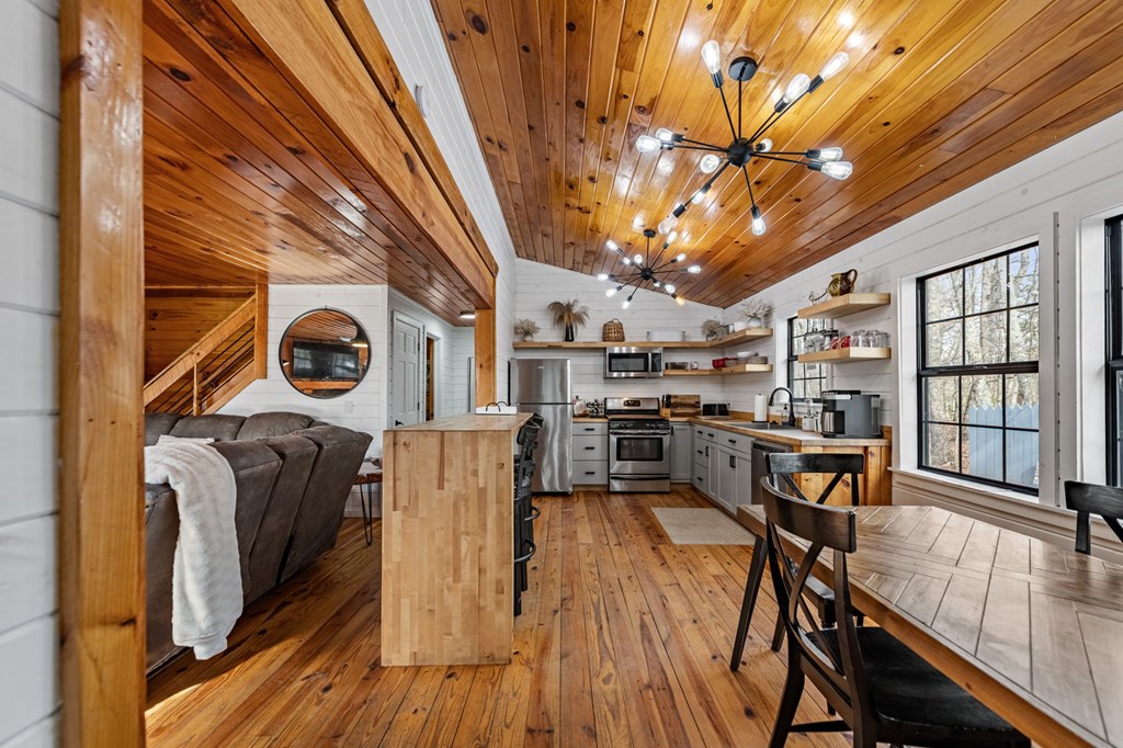 428558 Blue Ridge Residential