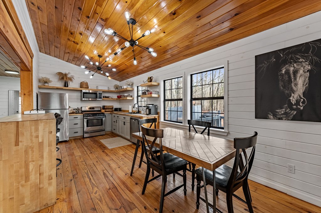 428558 Blue Ridge Residential