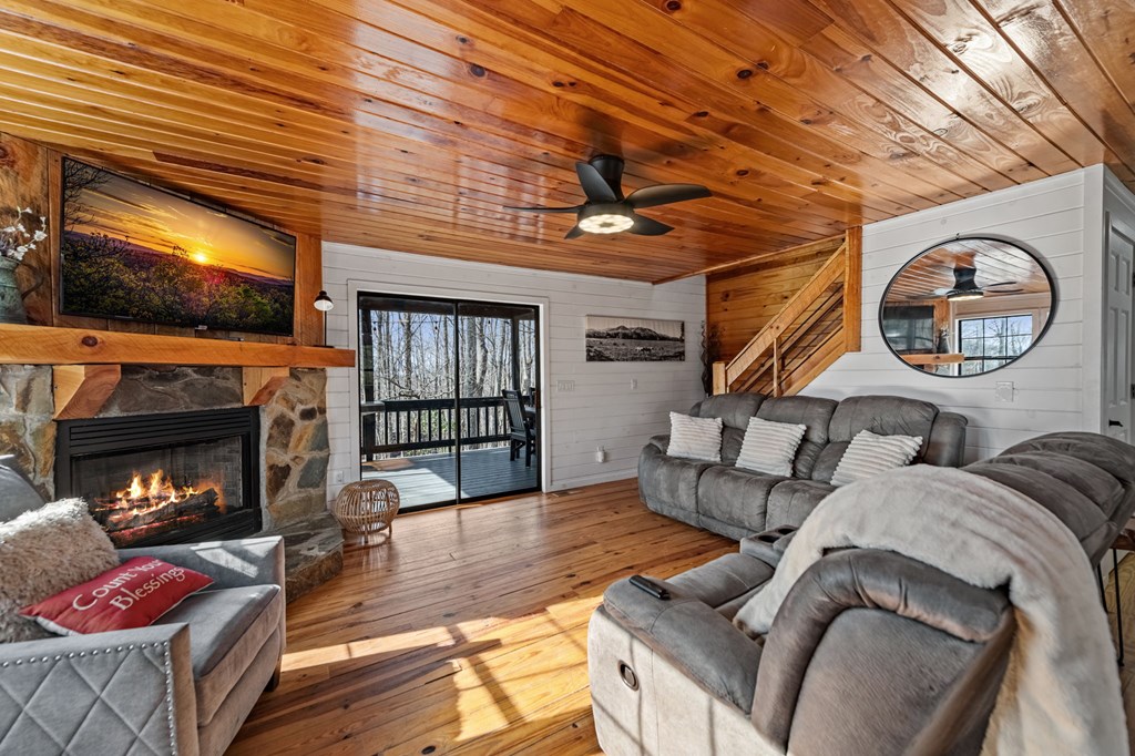 428558 Blue Ridge Residential