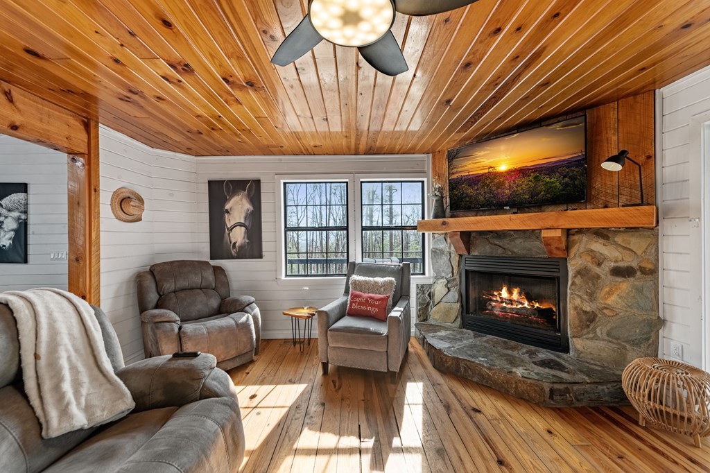 428558 Blue Ridge Residential