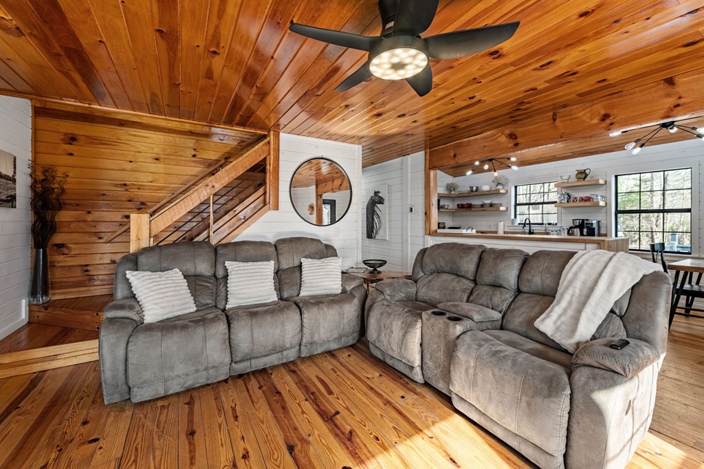 428558 Blue Ridge Residential