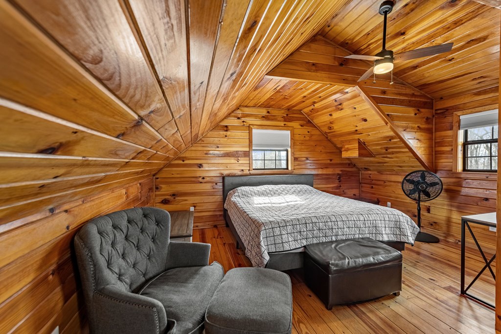 428558 Blue Ridge Residential