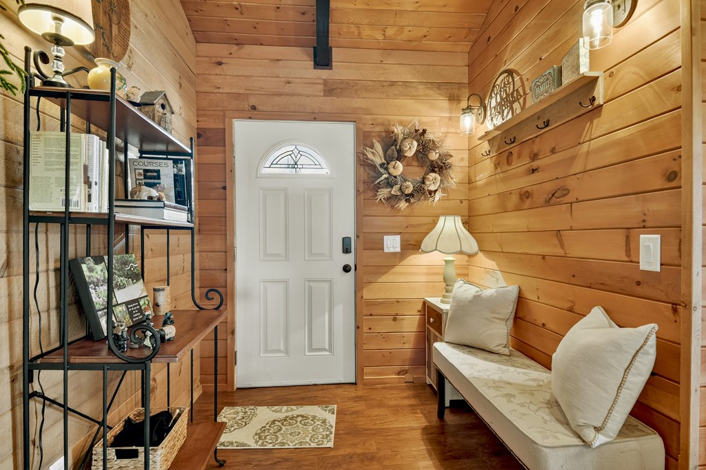 428562 Young Harris Residential