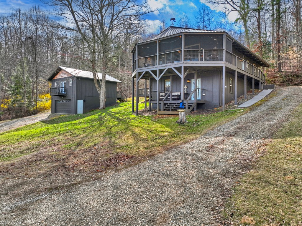 428562 Young Harris Residential