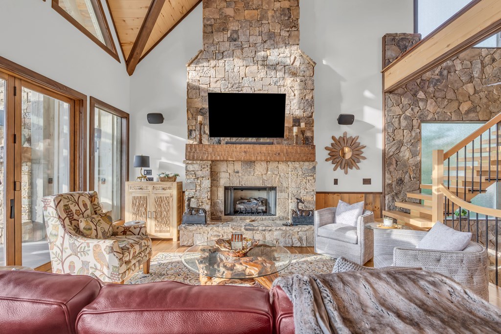 428566 Blue Ridge Residential