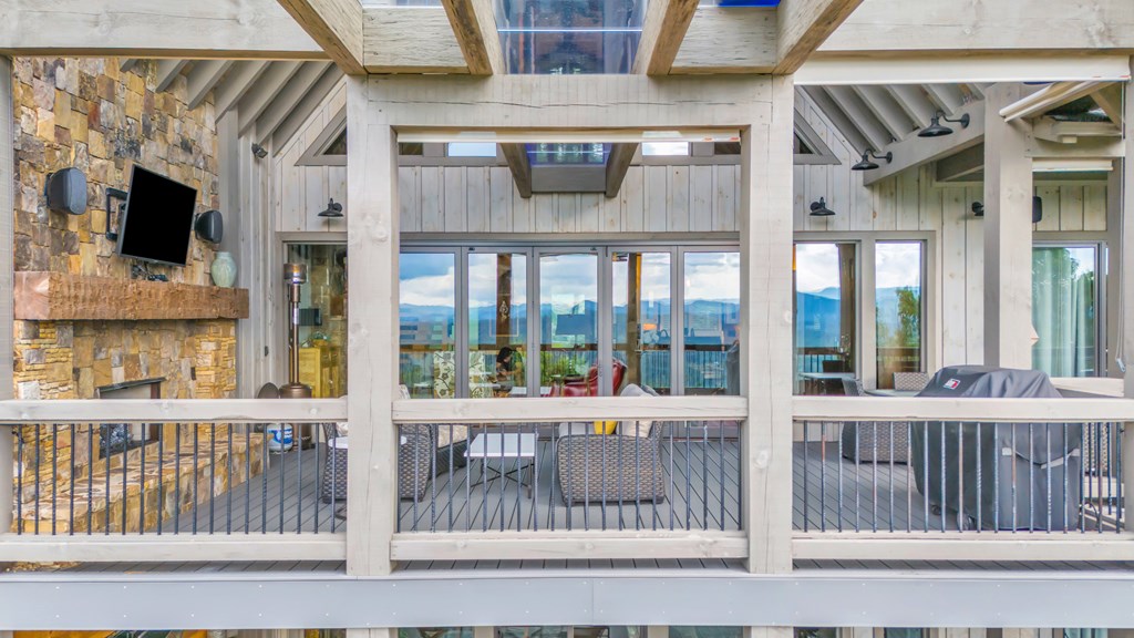 428566 Blue Ridge Residential