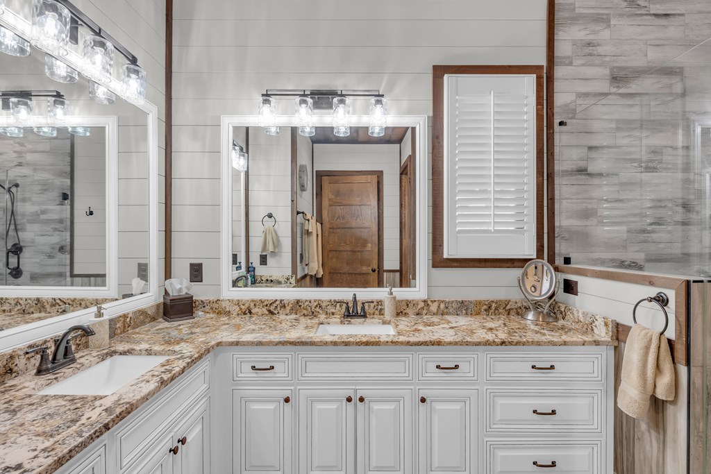 428566 Blue Ridge Residential