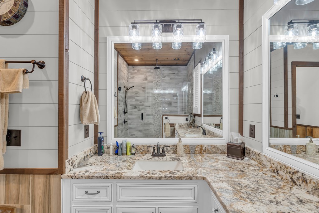 428566 Blue Ridge Residential