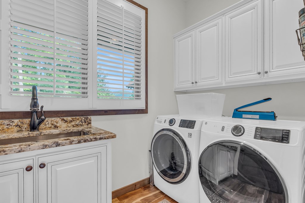 428566 Blue Ridge Residential