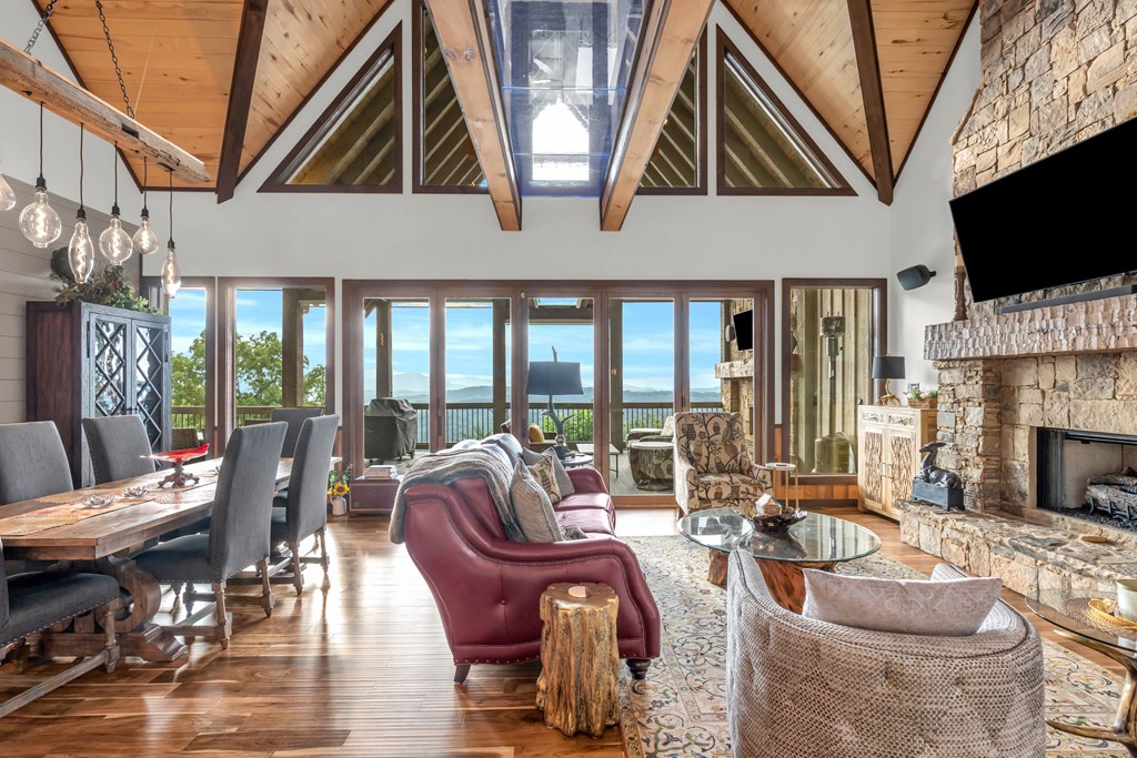 428566 Blue Ridge Residential