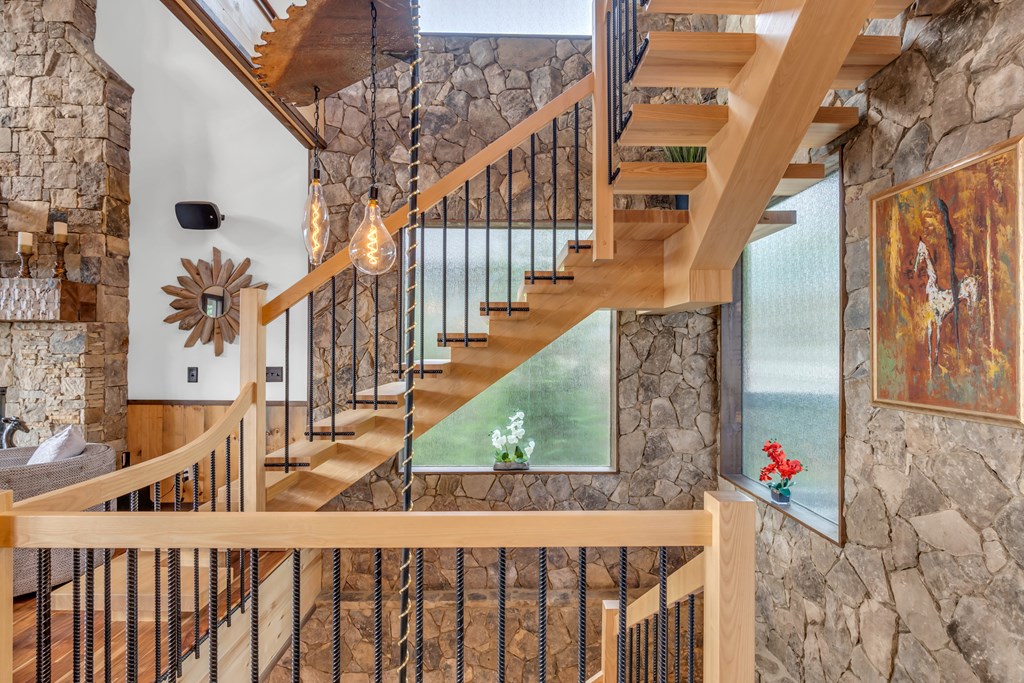 428566 Blue Ridge Residential