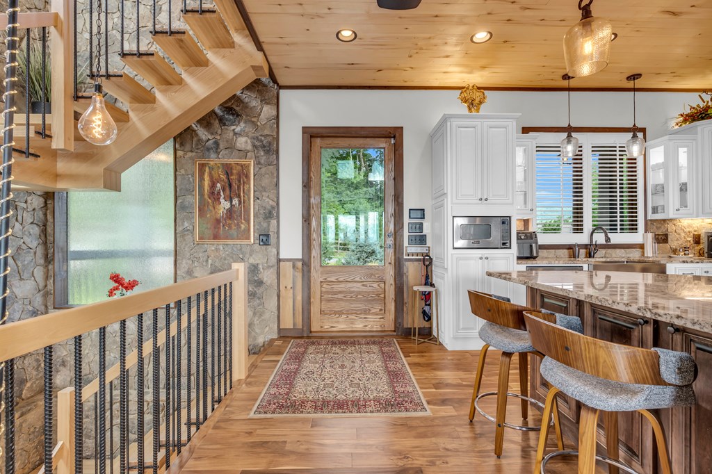 428566 Blue Ridge Residential