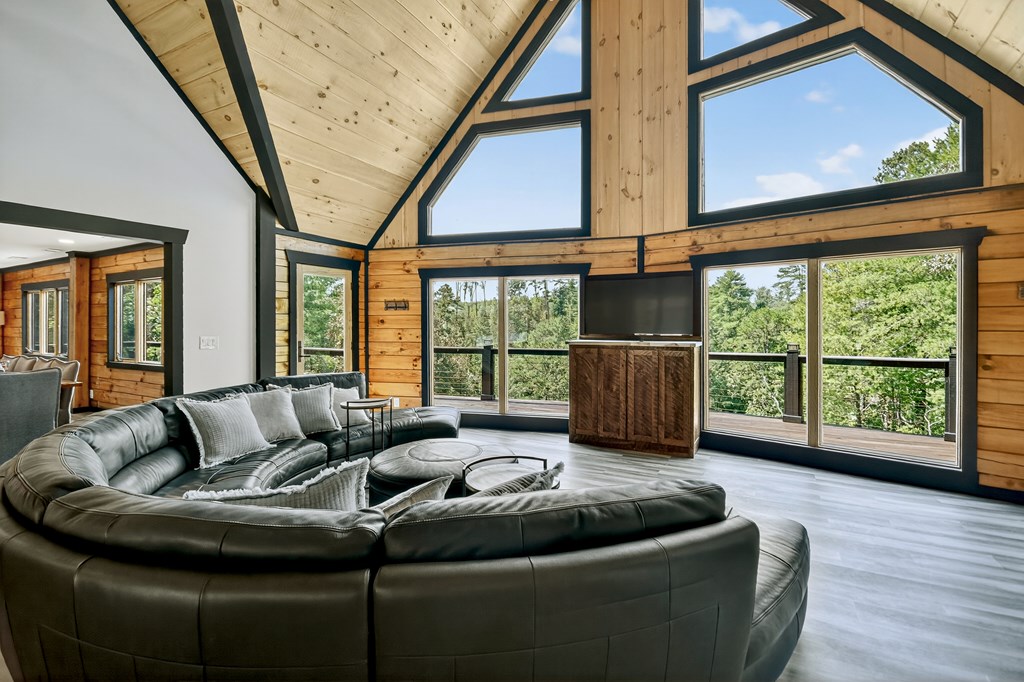 428573 Ellijay Residential