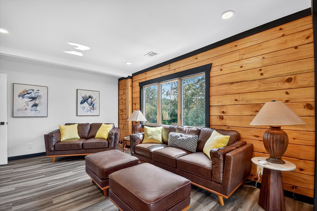 428573 Ellijay Residential