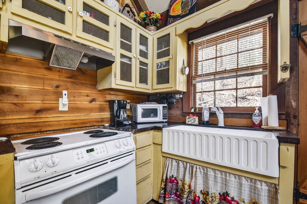 428580 Blue Ridge Residential