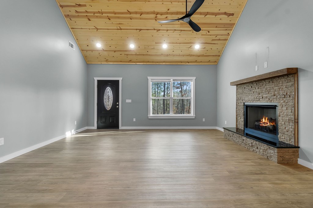 428585 Ellijay Residential