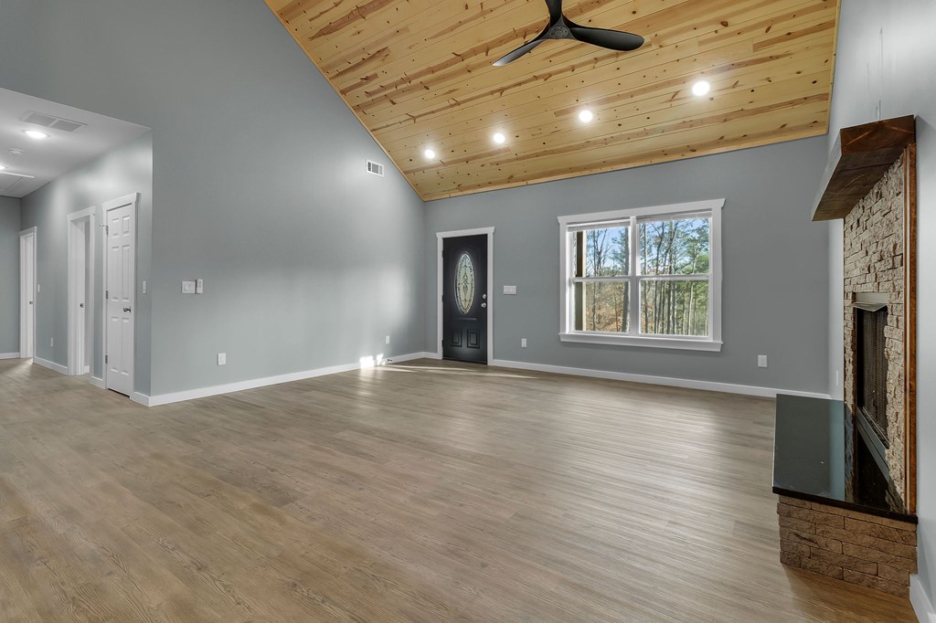 428585 Ellijay Residential