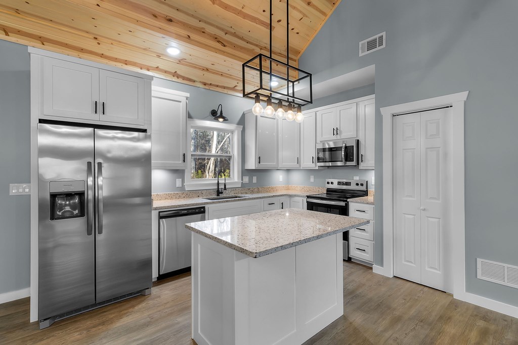 428585 Ellijay Residential