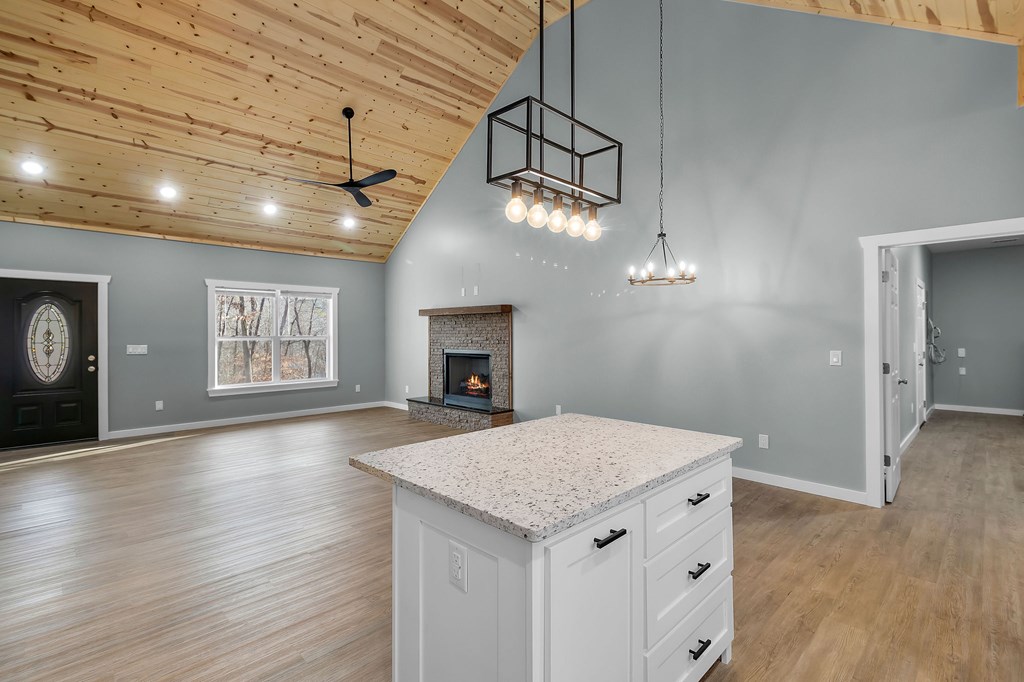 428585 Ellijay Residential