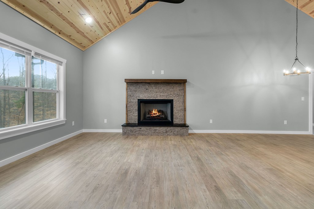 428585 Ellijay Residential