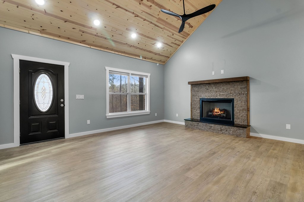 428585 Ellijay Residential