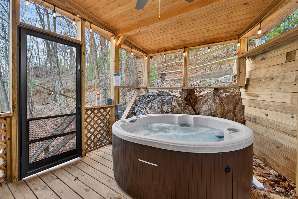 428586 Blue Ridge Residential