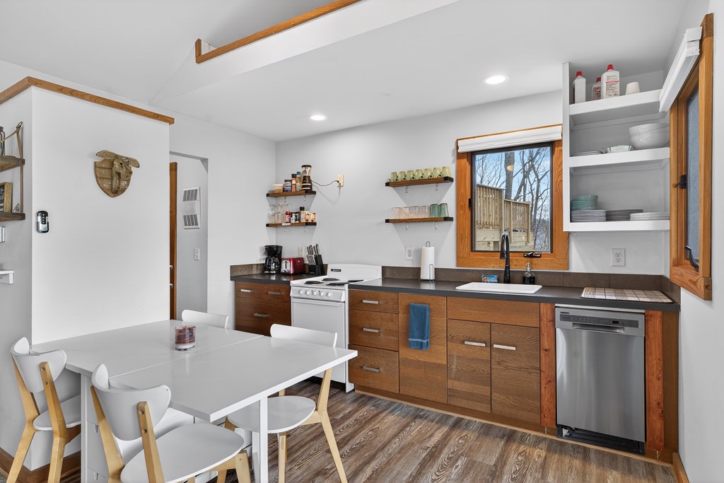 428586 Blue Ridge Residential