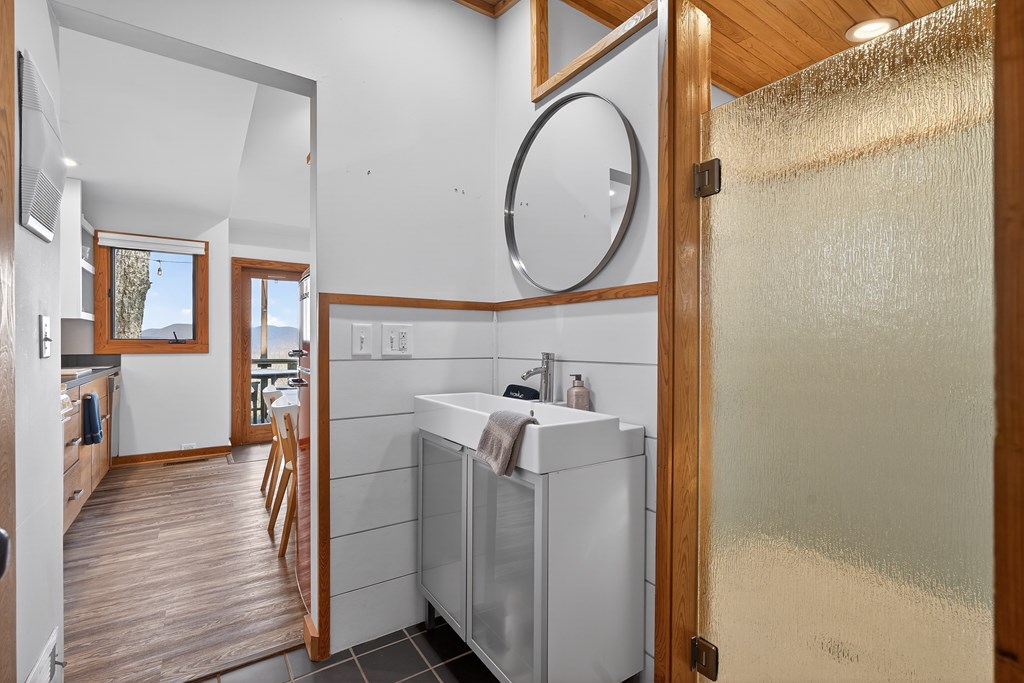 428586 Blue Ridge Residential