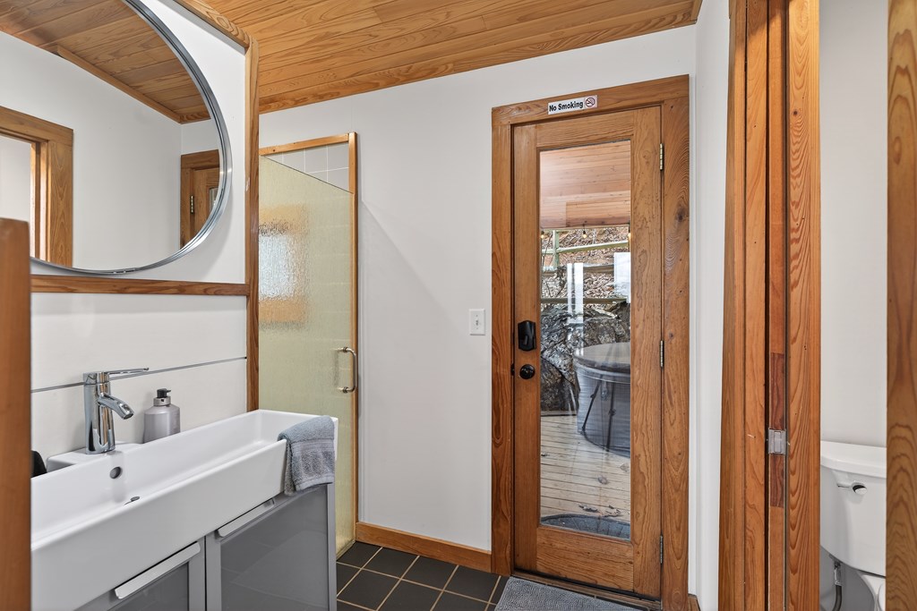 428586 Blue Ridge Residential