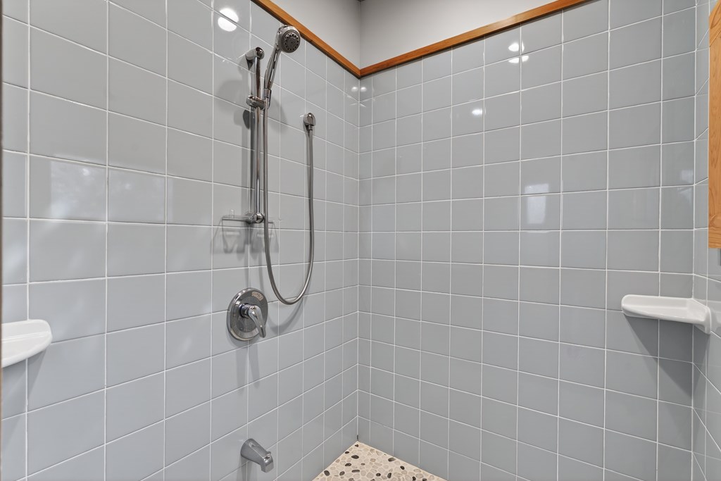 428586 Blue Ridge Residential