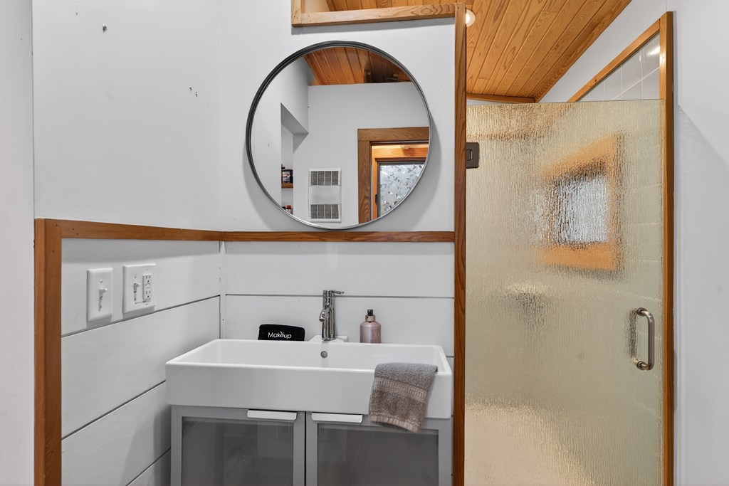 428586 Blue Ridge Residential